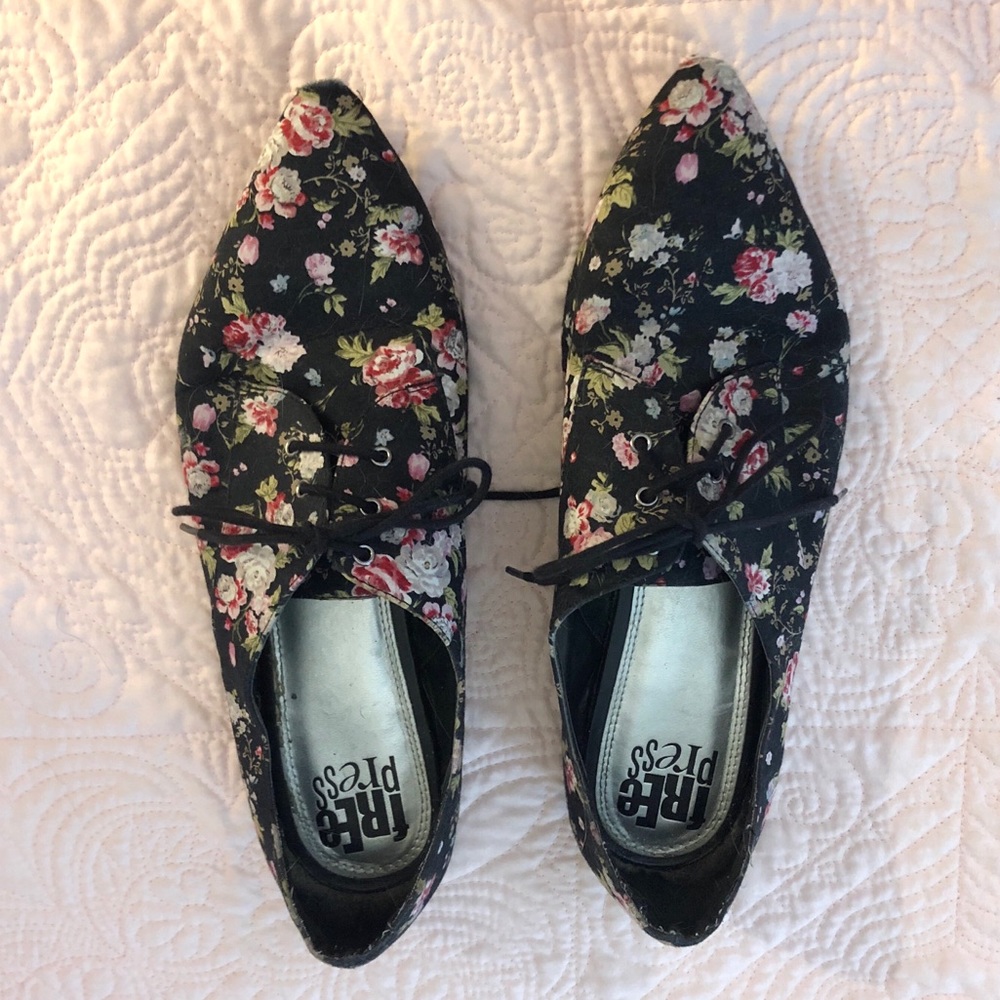 Free Press Black/Floral Shoes